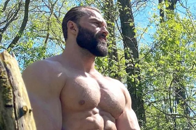 Ernest Khalimov – Bio, Age, Height, Affairs, and Net Worth 